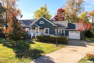 303 Harris St, Delavan, IL 61734