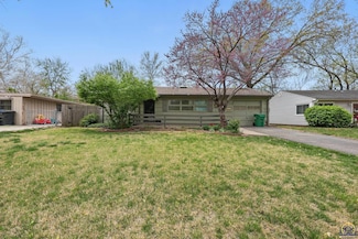 1541 SW 23rd Park, Topeka, KS 66611