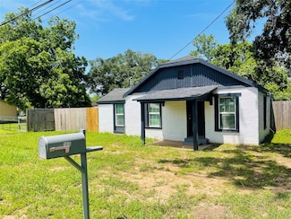 506 N Hackberry St, Sweeny, TX 77480