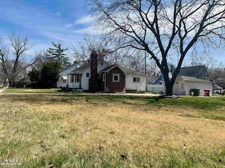 14916 Crescentwood Ave, Eastpointe, MI 48021