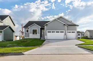 3185 NW Prescott Ct, Grimes, IA 50111