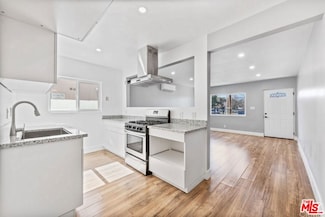 24242 Pine St, Newhall, CA 91321
