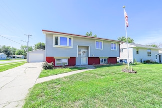 1217 Willow Dr, Carter Lake, IA 51510