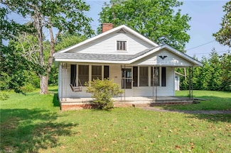 220 S Carolina Ave, Boonville, NC 27011