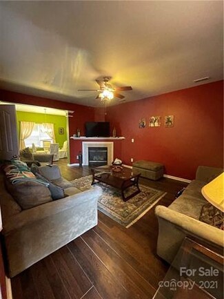1410 Bray Dr, Charlotte, NC 28214