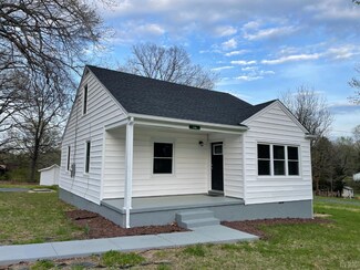 114 E Spencer Rd, Hurt, VA 24563