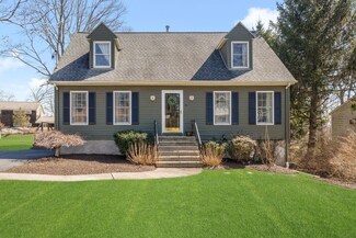 5 Ridgefield Rd, Lincoln, RI 02865
