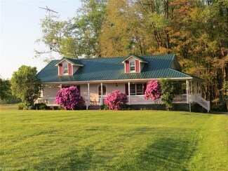4268 Aurora Rd NE, Mechanicstown, OH 44651