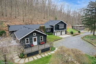 8 Boulder Hill Rd, Califon, NJ 07830