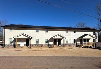 450 Camp Creek Cir, Cornelia, GA 30531