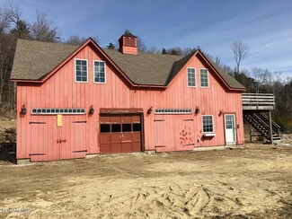 75 Hickingbotham Rd, Hinsdale, MA 01235