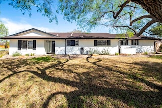 1111 N Hackberry St, Bishop, TX 78343