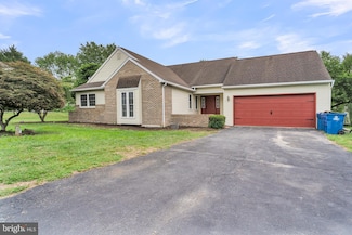 22 S Seasons Dr, Dillsburg, PA 17019