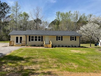 1003 Northside Dr E, Greenwood, SC 29649