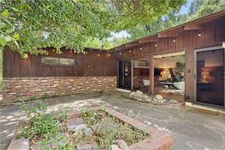 9737 Shadow Island Dr, Sunland, CA 91040