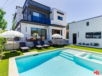 5929 Hesperia Ave, Encino, CA 91316