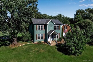 728 Aurora St, Lancaster, NY 14086