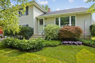34 Brookville Dr, Tonawanda, NY 14150