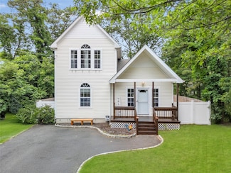 125 Middle Country Rd, Ridge, NY 11961