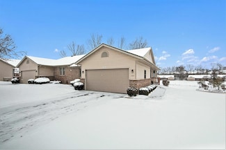 984 Country Gardens NW Unit 42, Grand Rapids, MI 49534