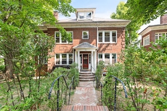 102 Addington Rd Unit 2, Brookline, MA 02445