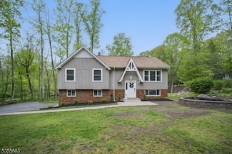 41 Byram Bay Rd, Hopatcong, NJ 07843