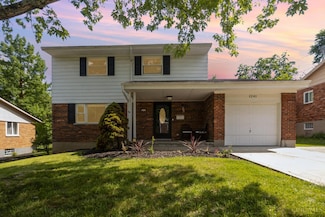 1241 Oak Knoll Dr, Cincinnati, OH 45224