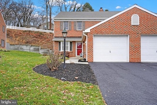 245 Wyntre Brooke Dr Unit 4, York, PA 17403