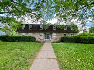 912 Crescent Dr Unit 2-4, Champaign, IL 61821