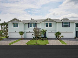 365 Salisbury Cir, White City, FL 34982