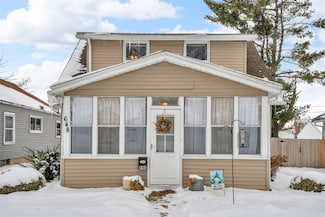 648 22nd Ave SW, Cedar Rapids, IA 52404