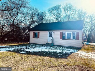 1 Stone Barn Rd, Pennsville Township, NJ 08070