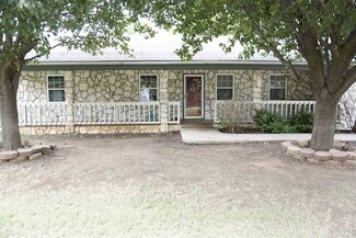 607 Marchbanks St, Perry, OK 73077