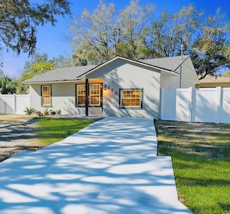 6320 Cedar St NE, Saint Petersburg, FL 33702