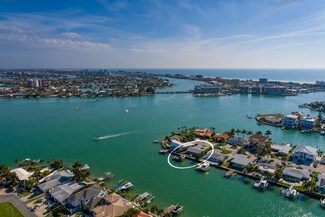 11085 6th St E, Treasure Island, FL 33706