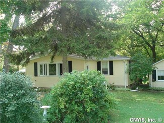 6341 Water St, Cayuga, NY 13034