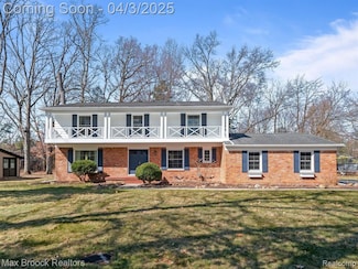 2732 Eastways Rd, Bloomfield Hills, MI 48304