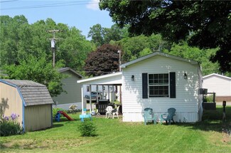2007 Hemstreet Rd, East Aurora, NY 14052