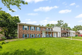 2245 Montagne Dr, Florissant, MO 63033