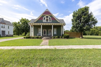 404 E Main St, Ladonia, TX 75449