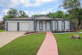 11835 S Ridgewood Cir, Houston, TX 77071