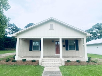 114 2nd St NW, Fayette, AL 35555