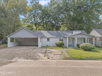 959 S Line St, Grenada, MS 38901