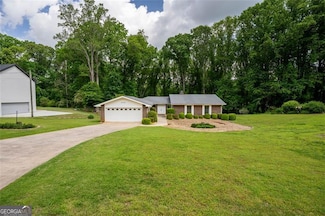 4216 Walnut Cir, Flowery Branch, GA 30542