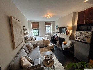 59 W 8th St Unit 4D, New York, NY 10011