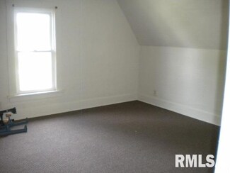 520 Locust St, Wilton, IA 52778
