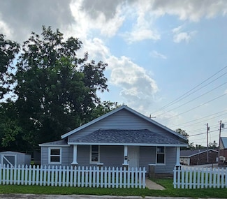 1203 S West St, Mount Vernon, MO 65712