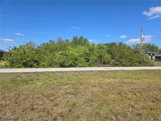 2014 Wanda Ave N, Lehigh Acres, FL 33971