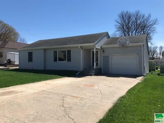514 Beck Ave, Remsen, IA 51050