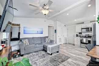 1549 N Vulcan Ave Unit 4, Encinitas, CA 92024